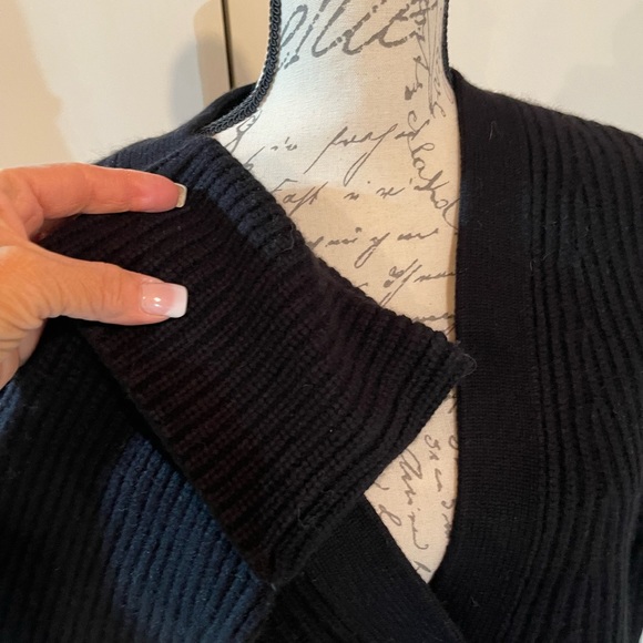 🎉Host Pick🎉NWOT Banana Republic Petite Talia Merino-Cashmere Cardigan - Picture 5 of 10